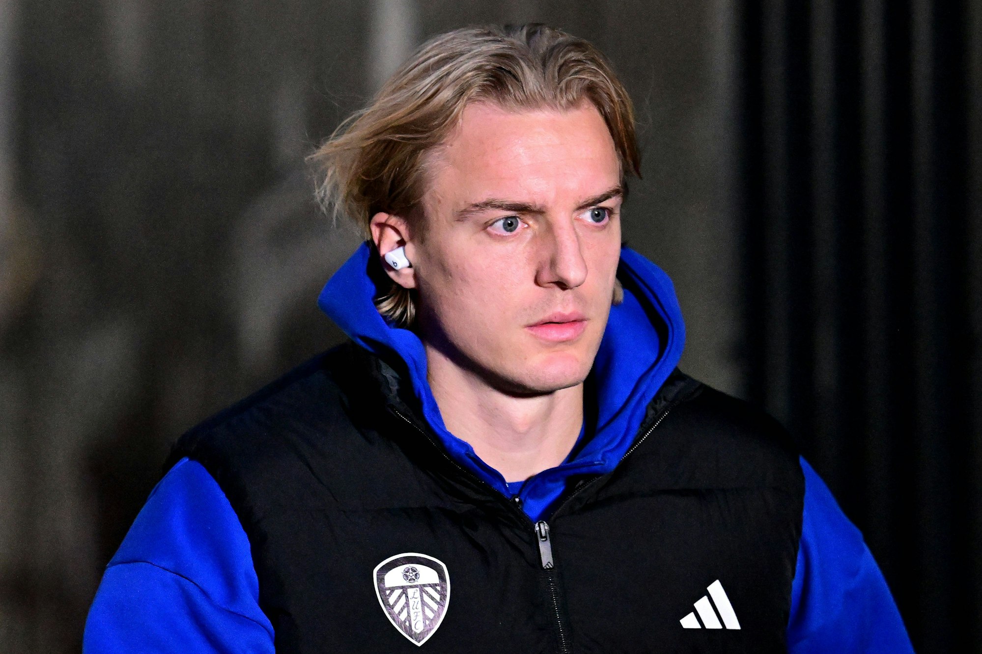 Sebastian Bornauw kommt zum Spiel.