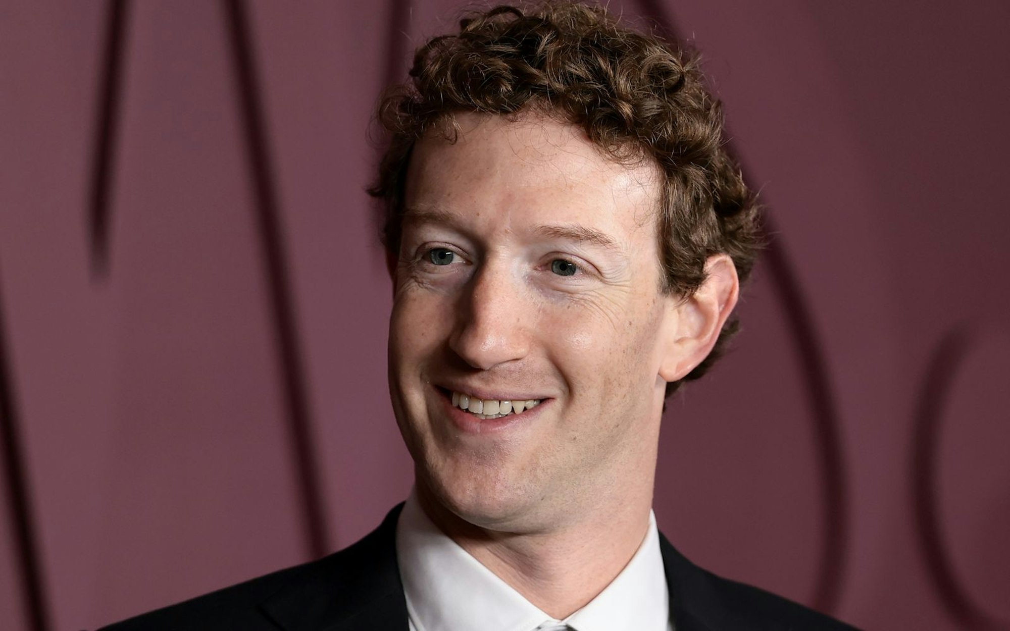 Als Chef von Meta verfügt Mark Zuckerberg über eine Menge Einfluss - und das weltweit. (Bild: 2025 Getty Images/Dimitrios Kambouris)