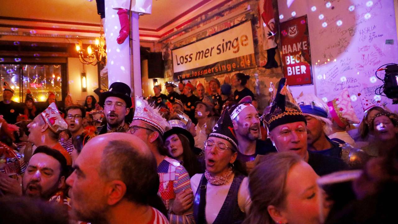 Auftakt der „Loss mer singe“-Kneipentour im Lapidarium am Eigelstein.