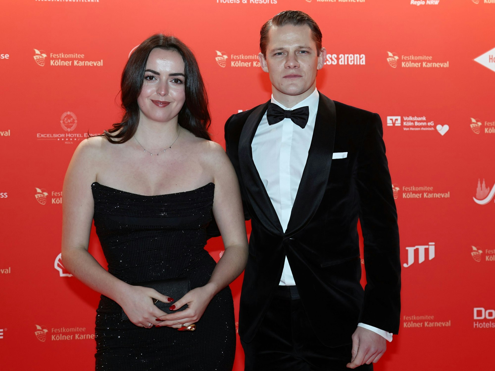 Max von der Groeben mit Louisa Fraina vor der Proklamation.