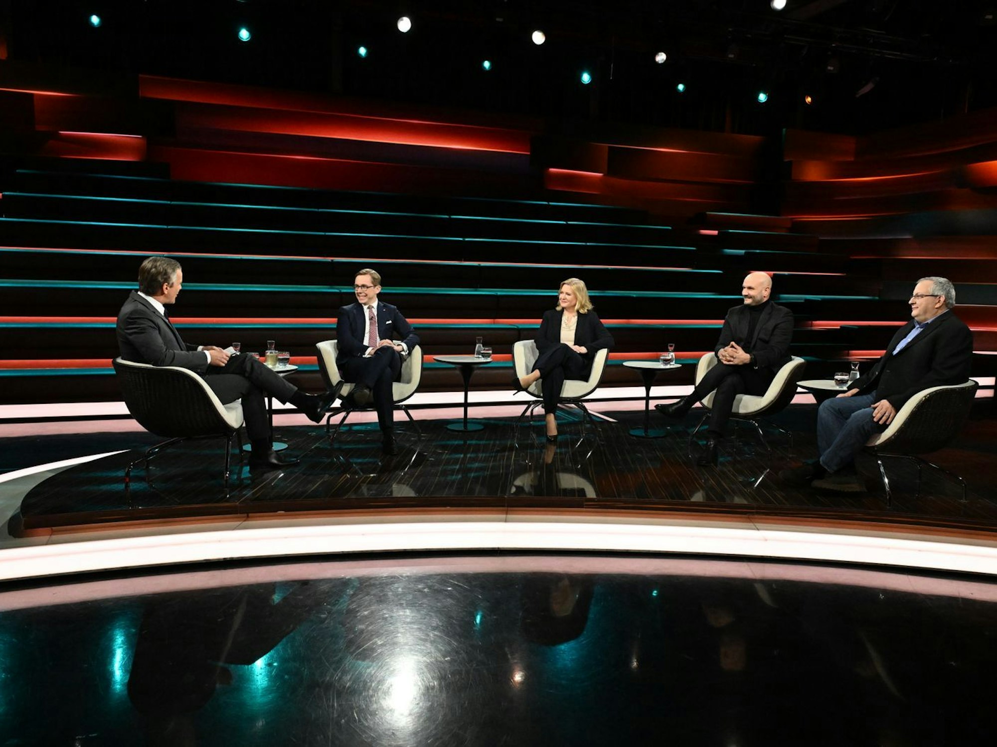 Wie kommt Deutschland bei Reformen schneller in Gang? Diese Frage spaltete am Donnerstagabend die Diskussionsrunde bei „Markus Lanz“. (Bild: ZDF / Markus Hertrich)