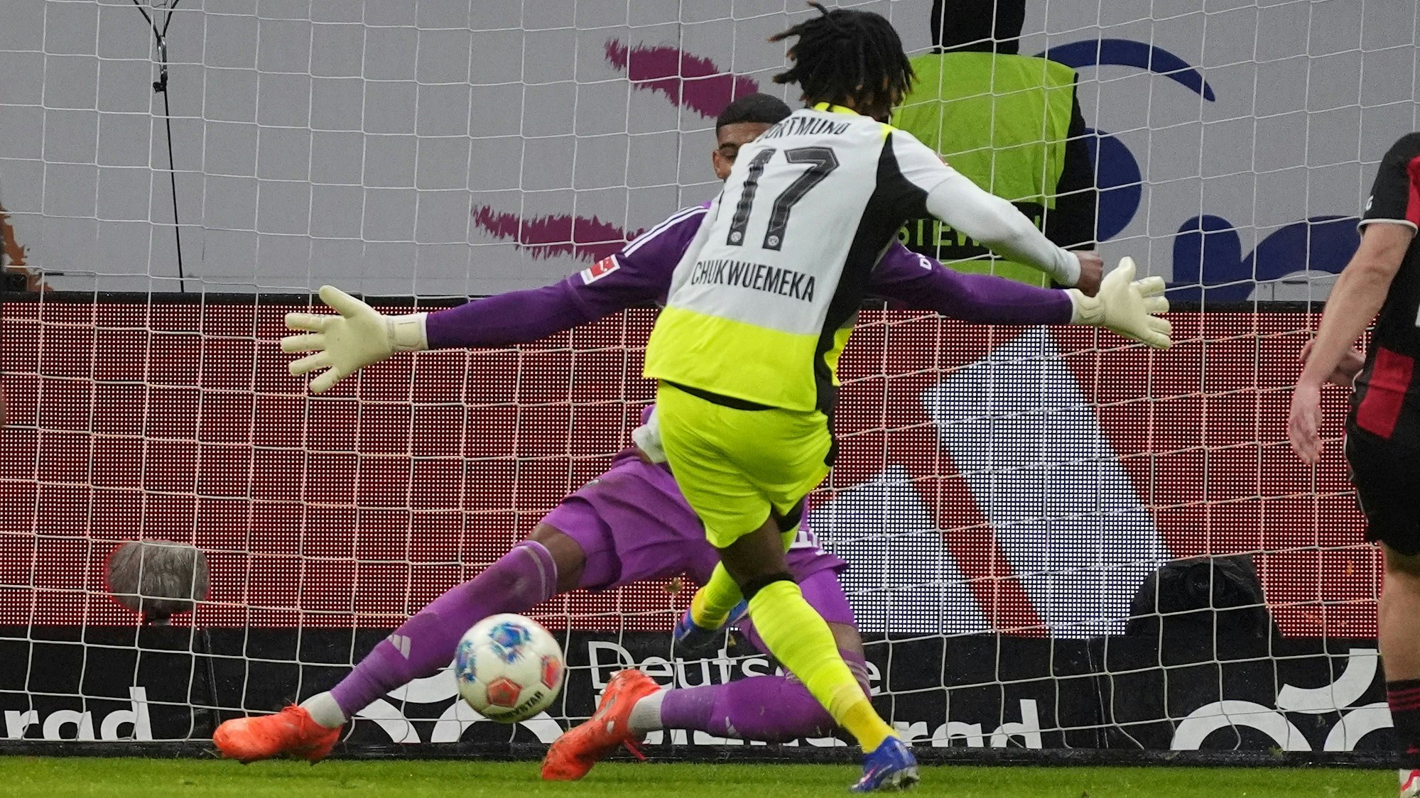 Tor für Borussia Dortmund bei Eintracht Frankfurt.