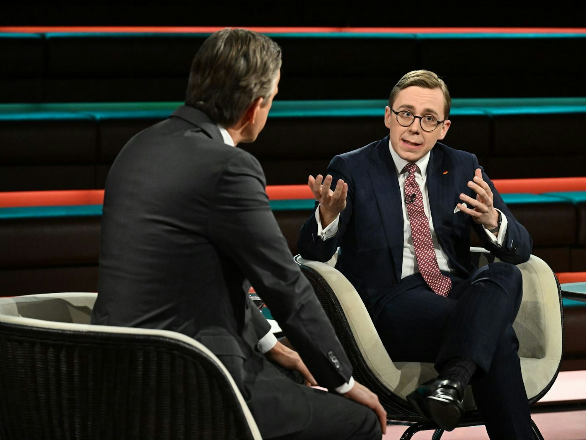 CDU-Politiker Philipp Amthor redete sich bei „Markus Lanz“ um Kopf und Kragen, als er zur geplanten Staatsmodernisierung befragt wurde. (Bild: ZDF / Markus Hertrich)