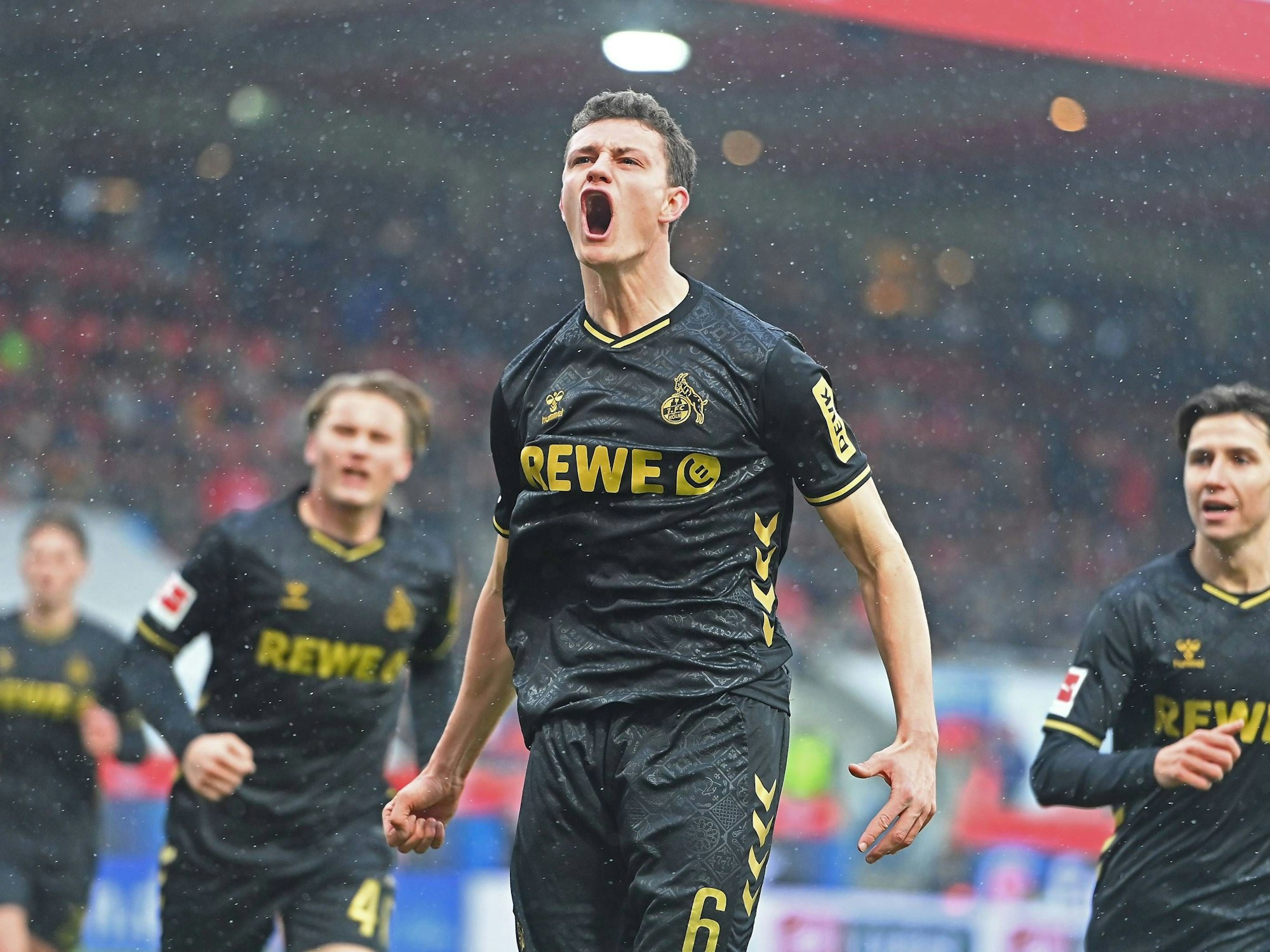 Eric Martel bejubelt seinen Treffer zum 1:1 gegen Heidenheim.