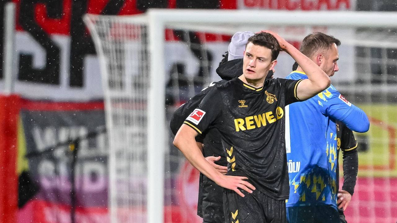 Eric Martel hadert nach dem Spiel des 1. FC Köln.