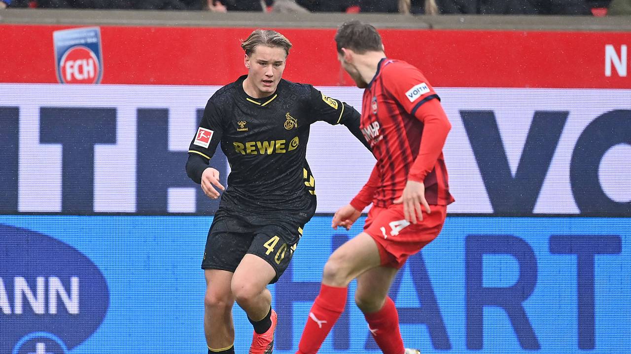 Fynn Schenten im Zweikampf mit Tim Siersleben.