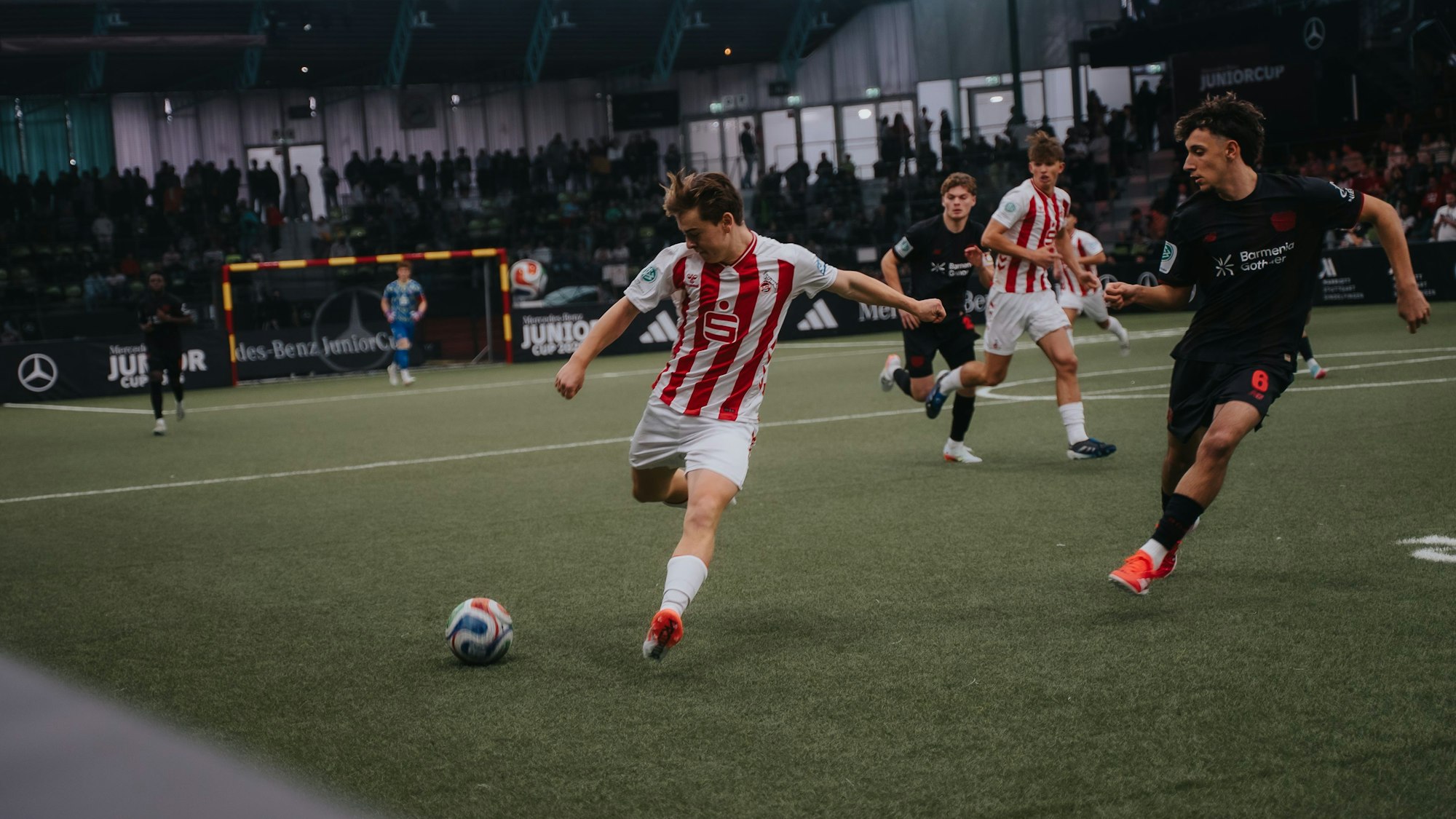 Benjamin Ley in Aktion mit Ball.