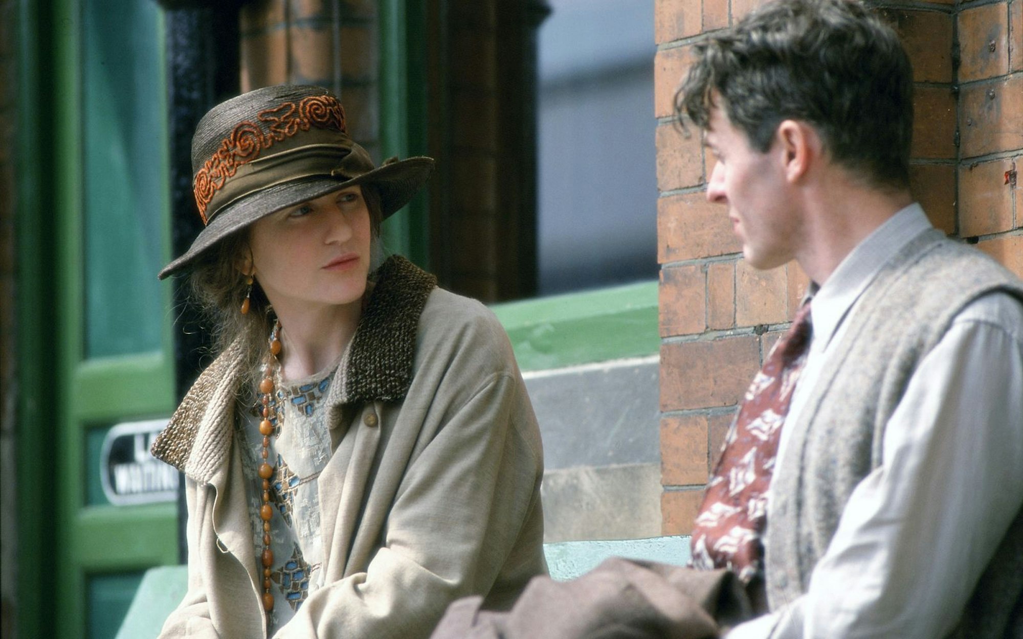 Nachdem Virginia (Nicole Kidman) versucht hat, sich selbst das Leben zu nehmen, zieht ihr Mann Leonard (Stephen Dillane) mit ihr aus der Großstadt aufs Land. (Bild: Paramount Pictures)