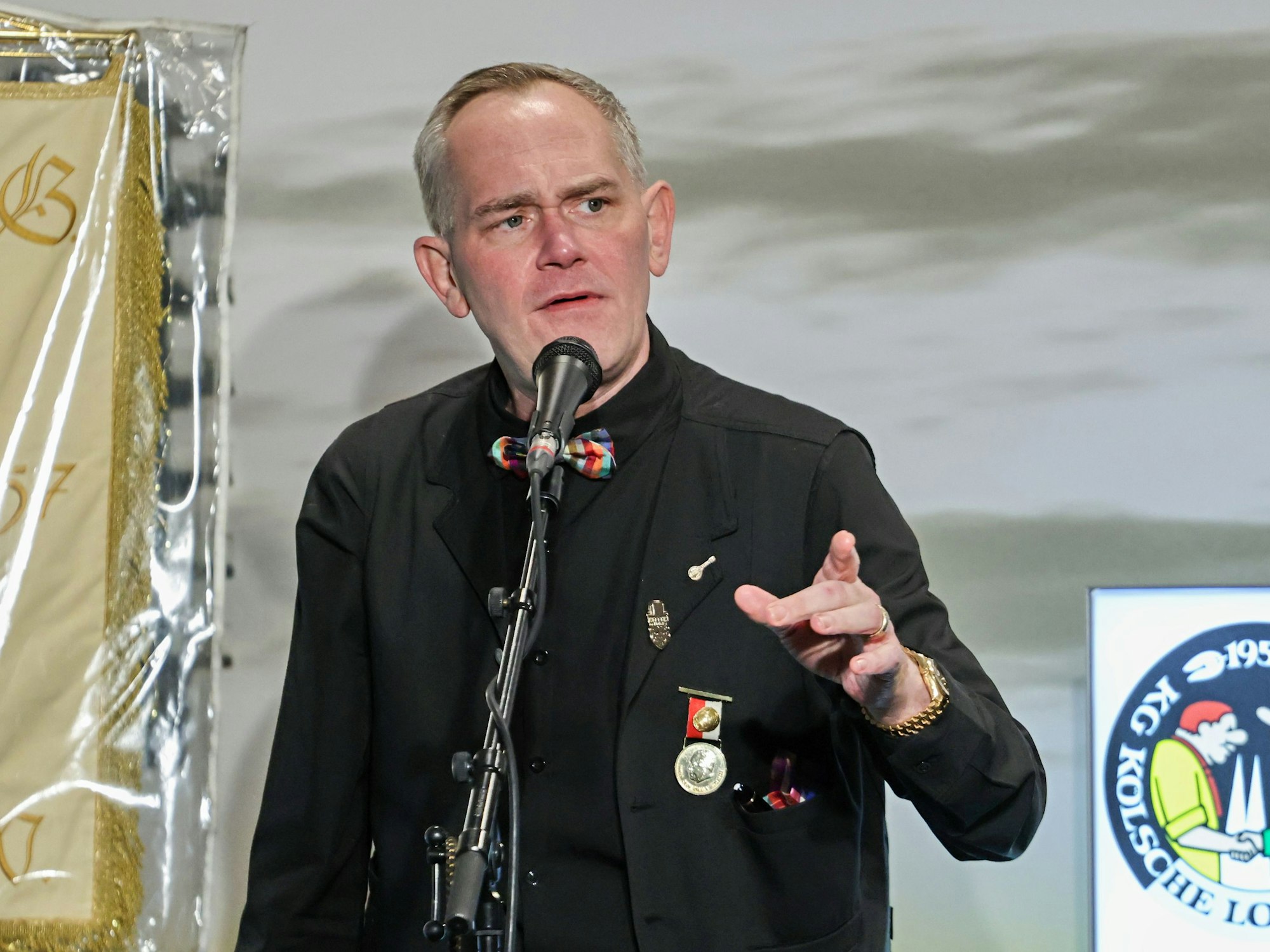 JP Weber beim Auftritt auf der Bühne.