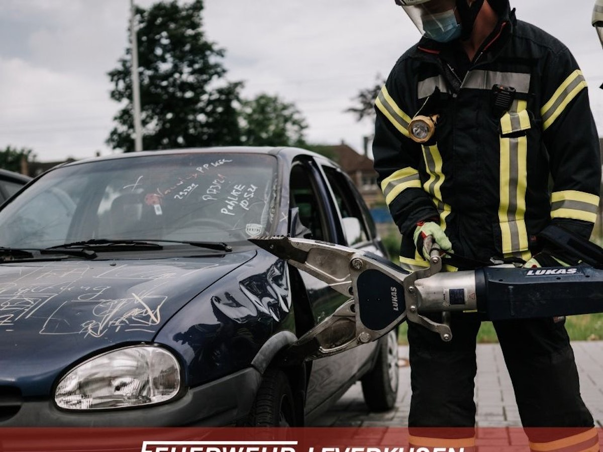 Schwerer Verkehrsunfall auf der Autobahn A3 bei Leverkusen.