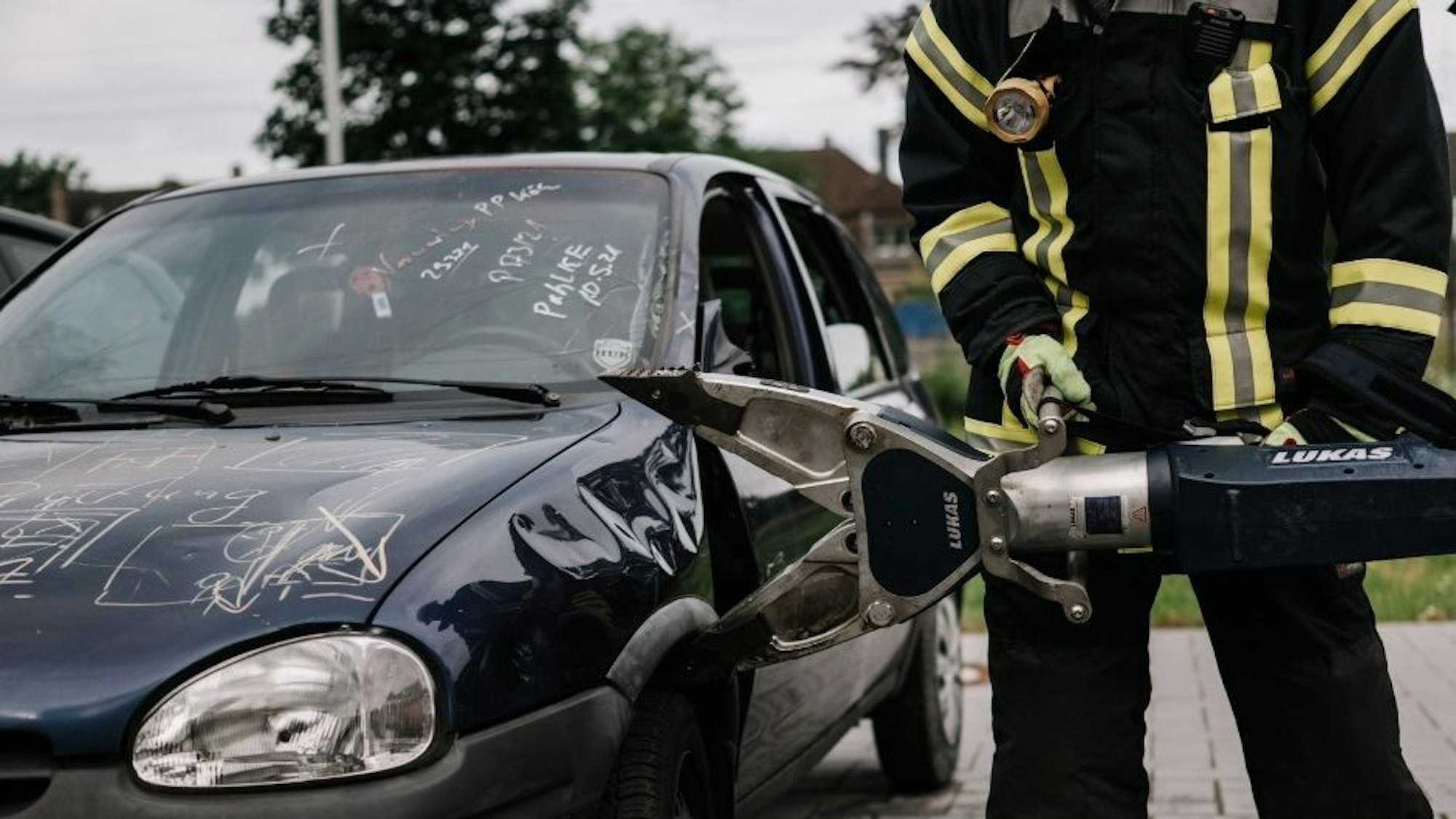 Schwerer Verkehrsunfall auf der Autobahn A3 bei Leverkusen.