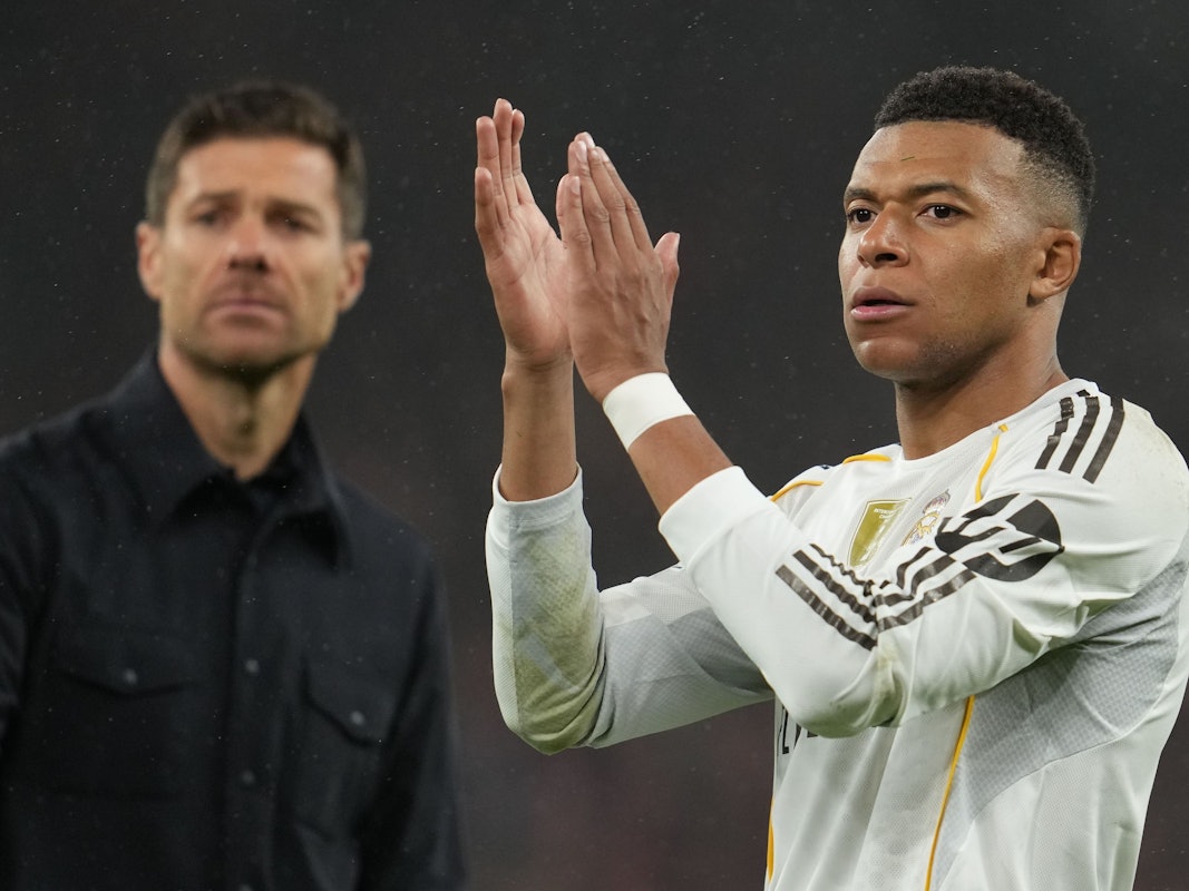 Xabi Alonso und Kylian Mbappe von Real Madrid.