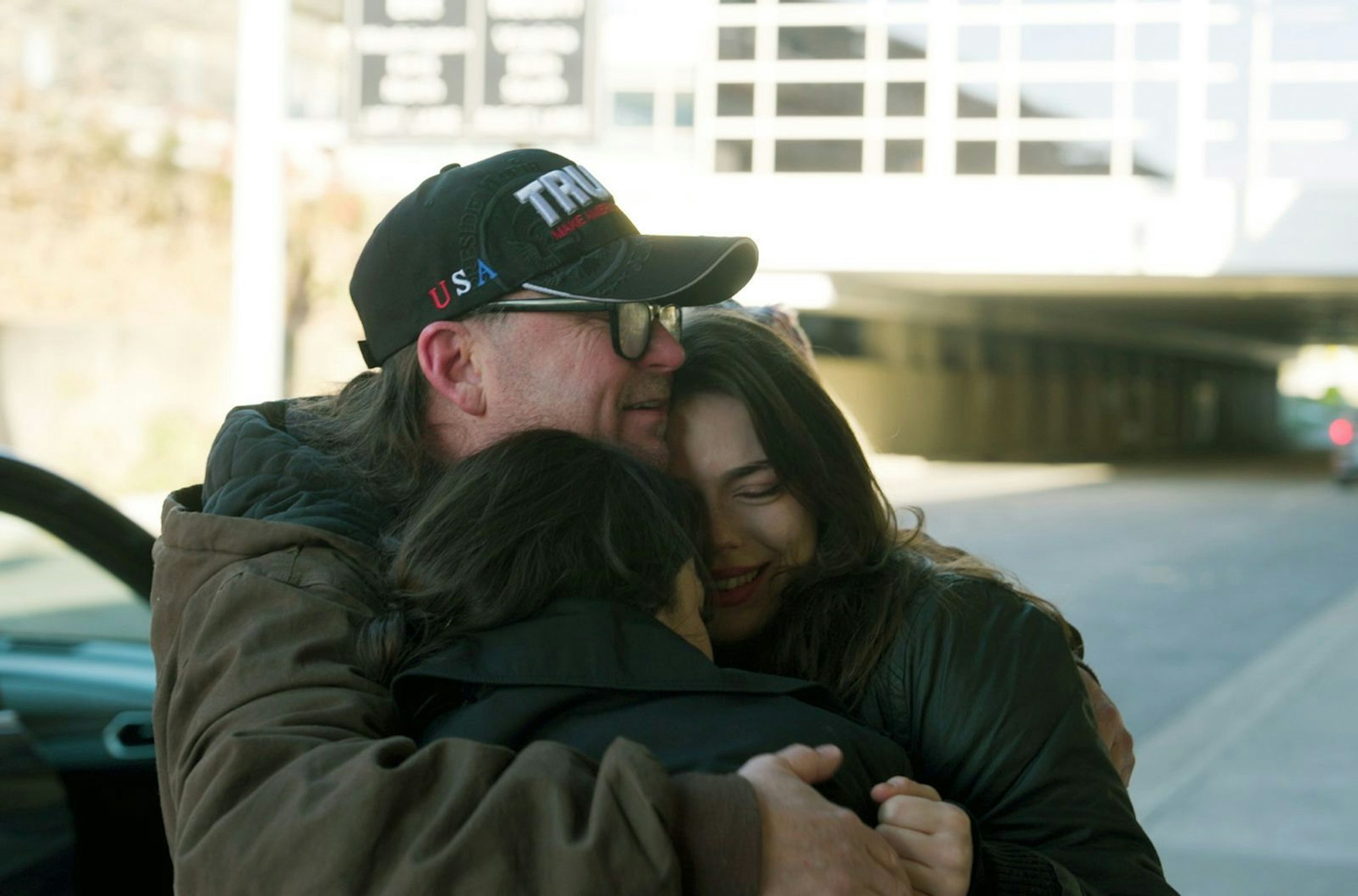 Nach Trumps Wiederwahl werden die Angreifer vom 6. Januar 2021 als treue Patrioten vom Präsidenten begnadigt. Guy war ursprünglich zu siebeneinhalb Jahren Gefängnis verurteilt worden.
(Bild: ARTE / DR TV)