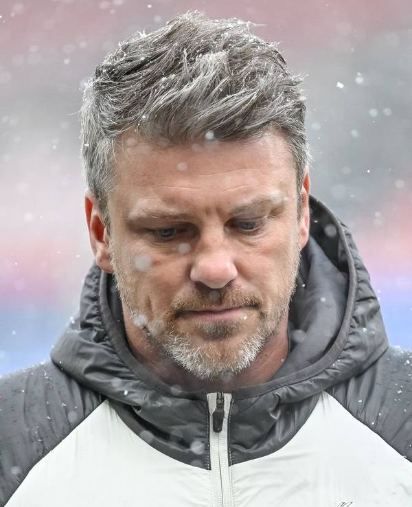 Lukas Kwasniok im Schneetreiben.