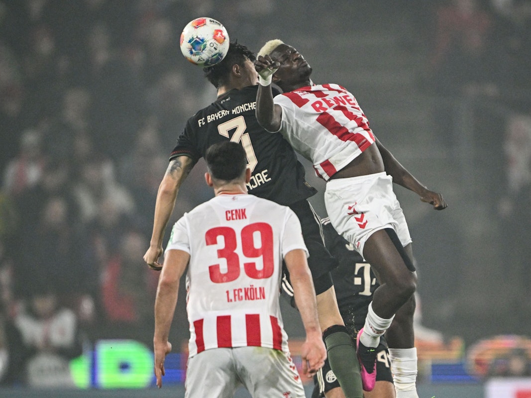 Ragnar Ache im Kopfball-Duell mit Min-Jae Kim.