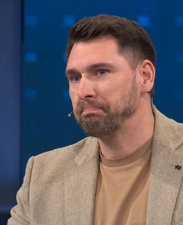 Patrick Helmes spricht bei Sky über die Lage beim 1. FC Köln.