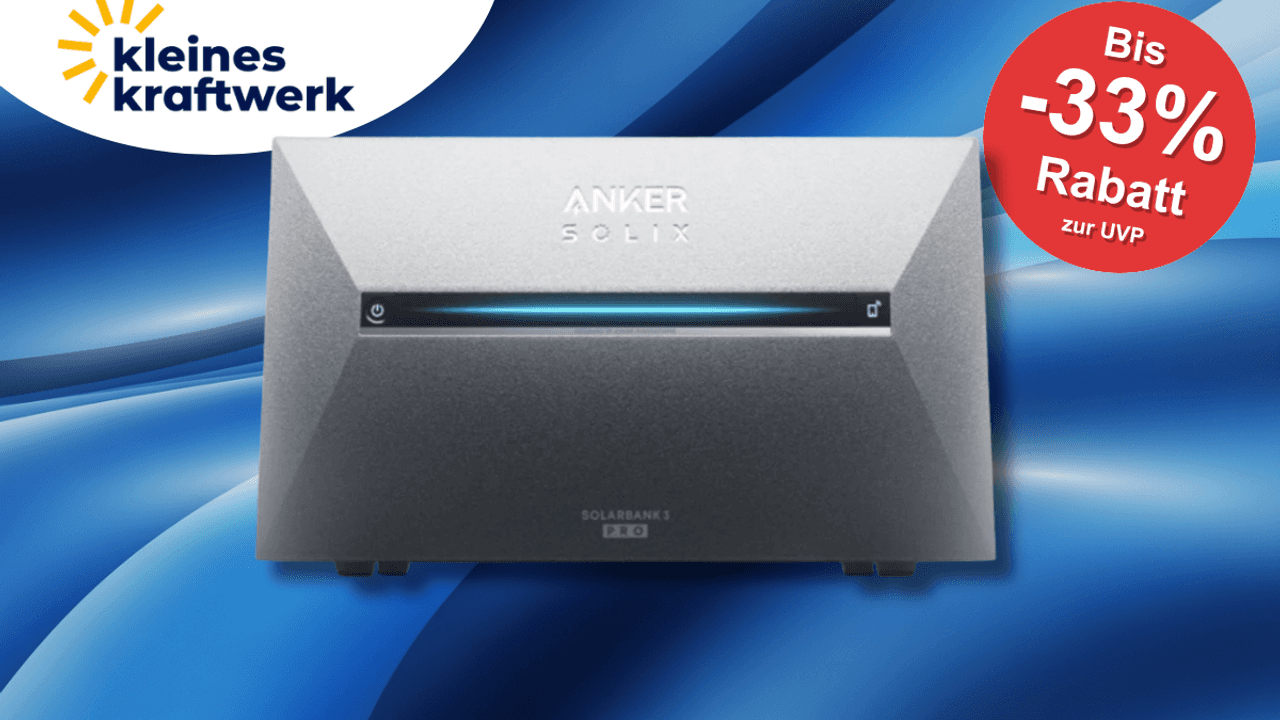 Ein Produktbild von der Anker Solarbank 3 vor einem blauen Hintergrund.