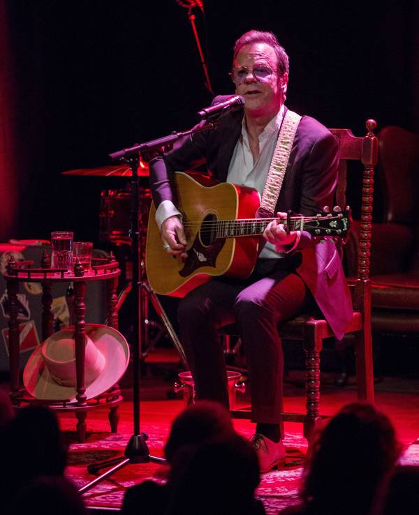 Nach einem nächtlichen Vorfall in Los Angeles ist Kiefer Sutherland (hier 2019 in Köln) von der Polizei festgenommen worden.