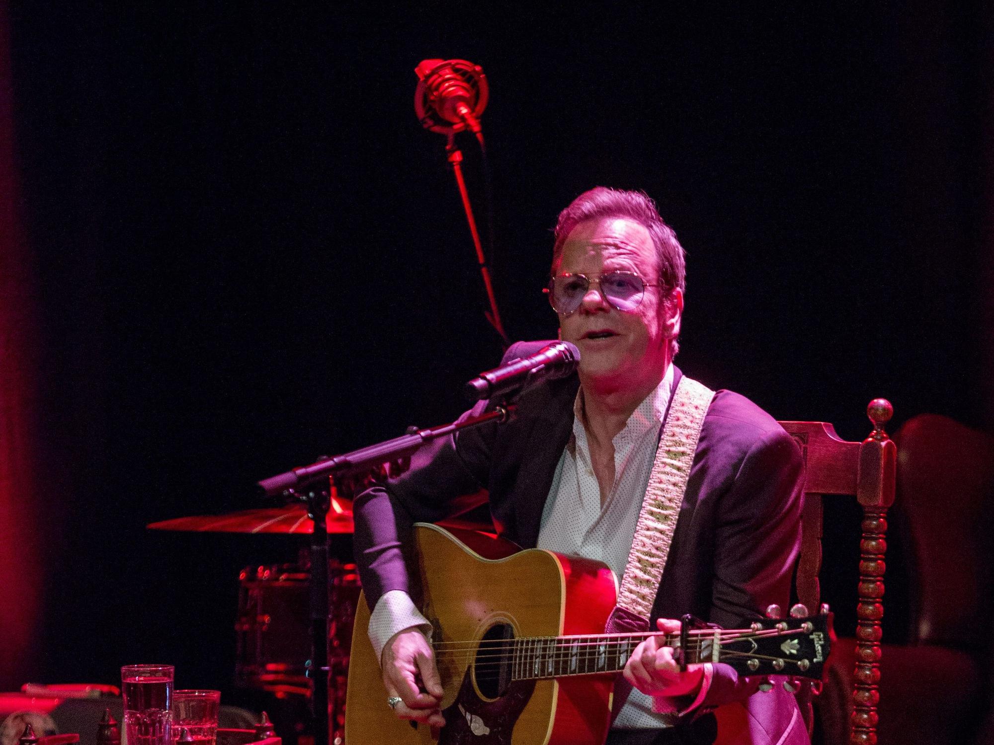 Nach einem nächtlichen Vorfall in Los Angeles ist Kiefer Sutherland (hier 2019 in Köln) von der Polizei festgenommen worden.