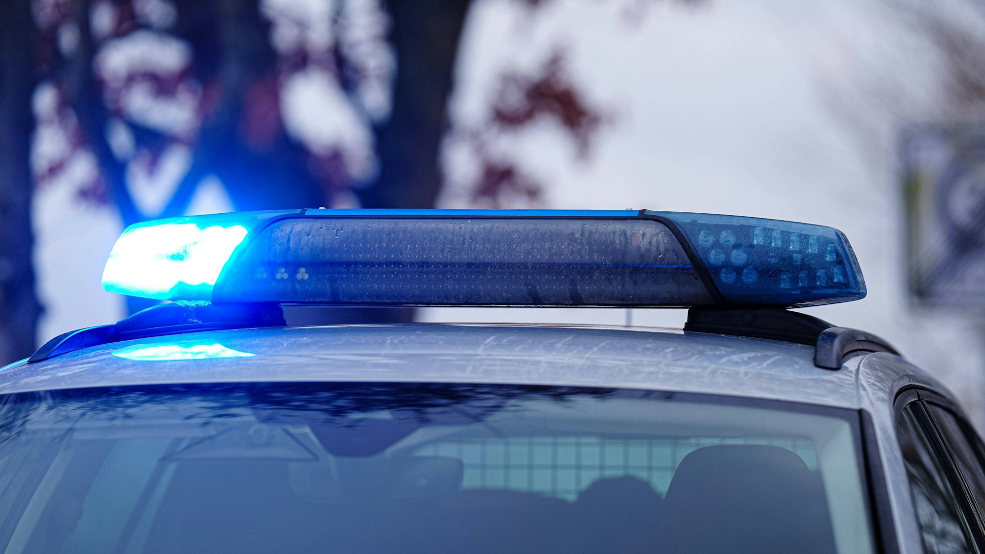 Blaulicht auf einem Polizeiauto