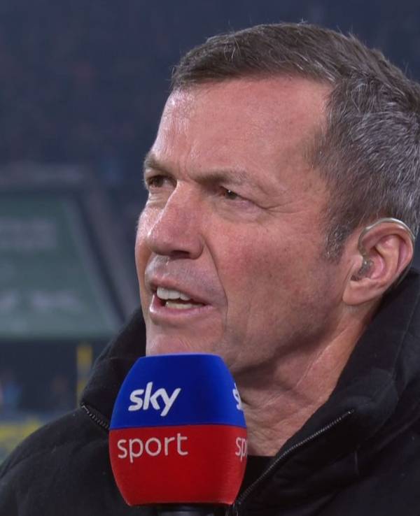 Lothar Matthäus spricht bei einem TV-Einsatz für Sky.