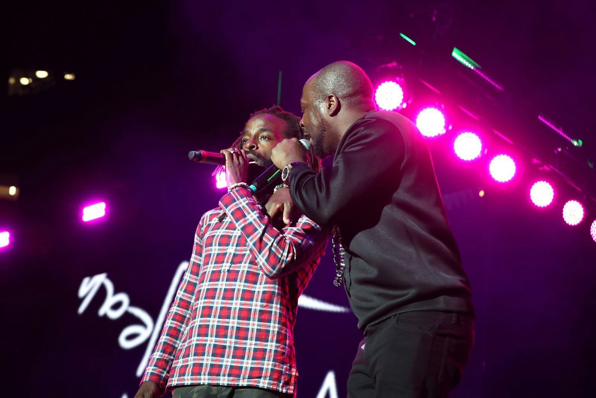 John Forte (links) und Fugees-Rapper Wyclef Jean arbeiteten bei mehreren Projekten zusammen. (Bild: Bennett Raglin/Getty Images for Essence)
