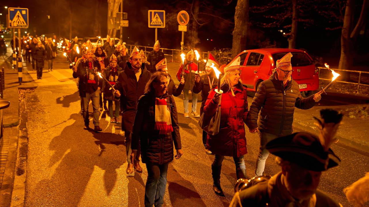 Fackelumzug der Schnüsse Tring durch Ossendorf.