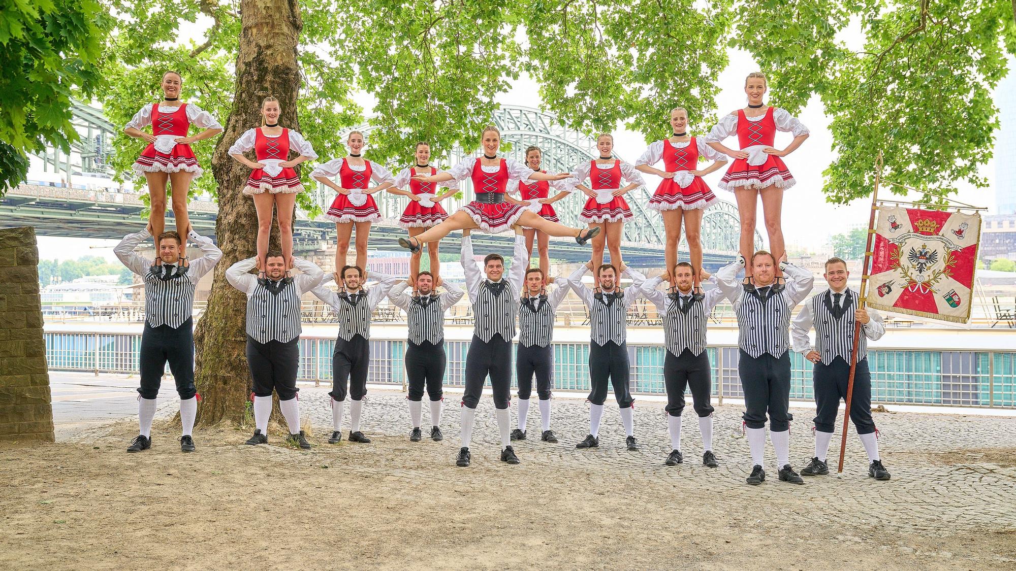 Fototermin der Tanzgruppe Kammerkätzchen & Kammerdiener.