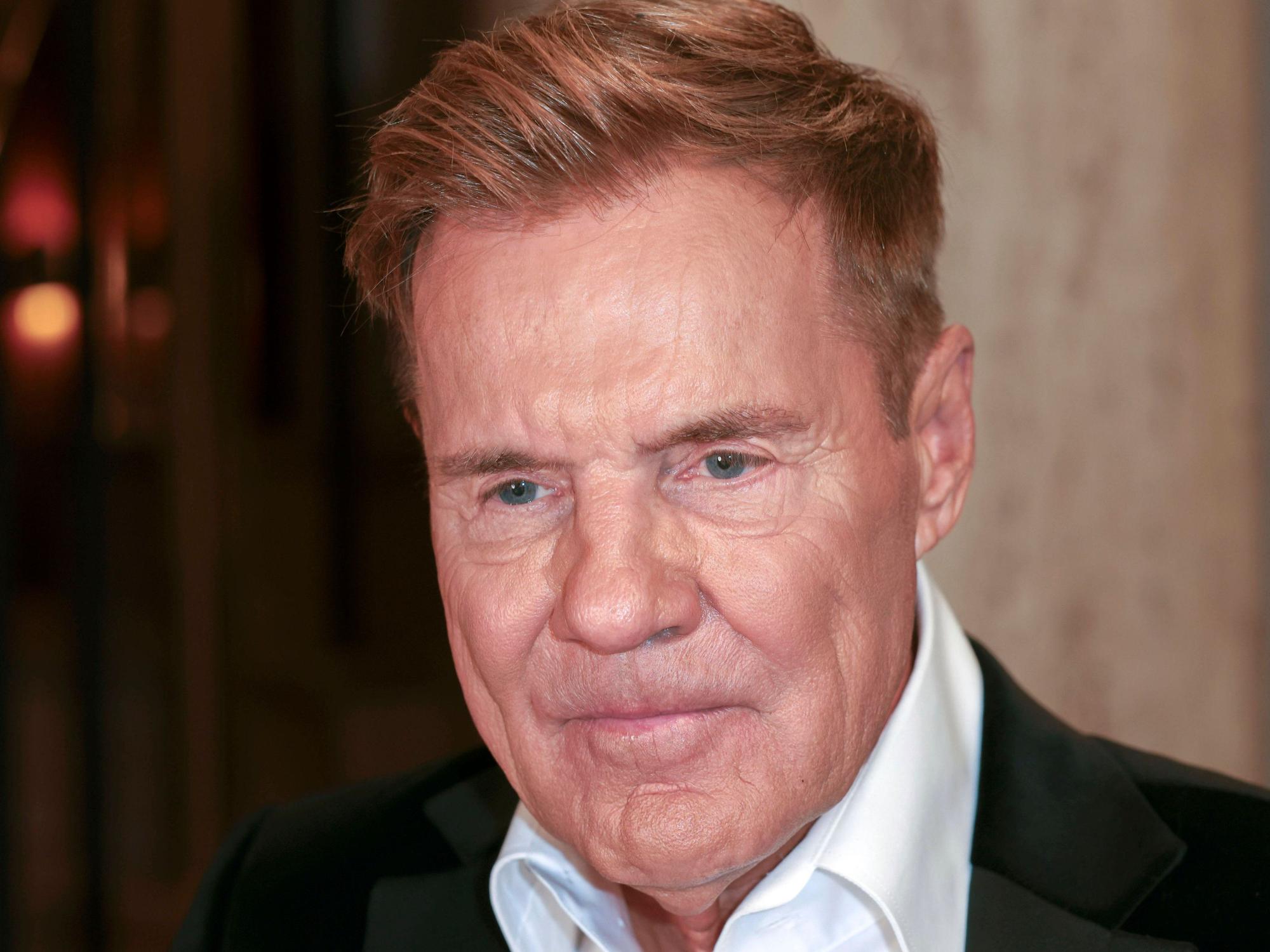 Dieter Bohlen blickt nachdenklich.