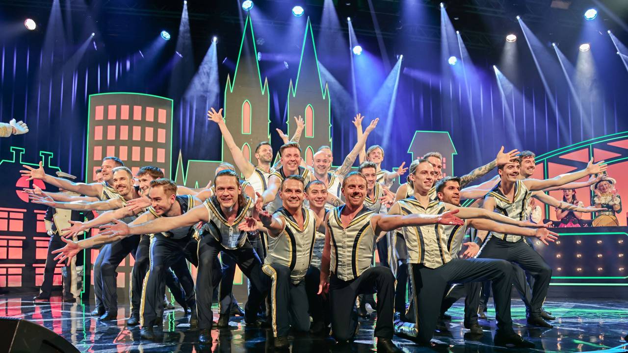 Das Tanzcorps der StattGarde Colonia Ahoj beim Auftritt.