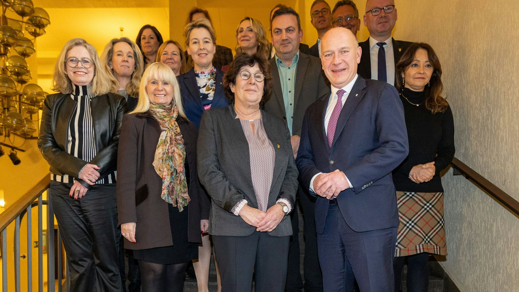 Gruppenporträt von Kai Wegner, Katharina Günther-Wünsch und Franziska Giffey