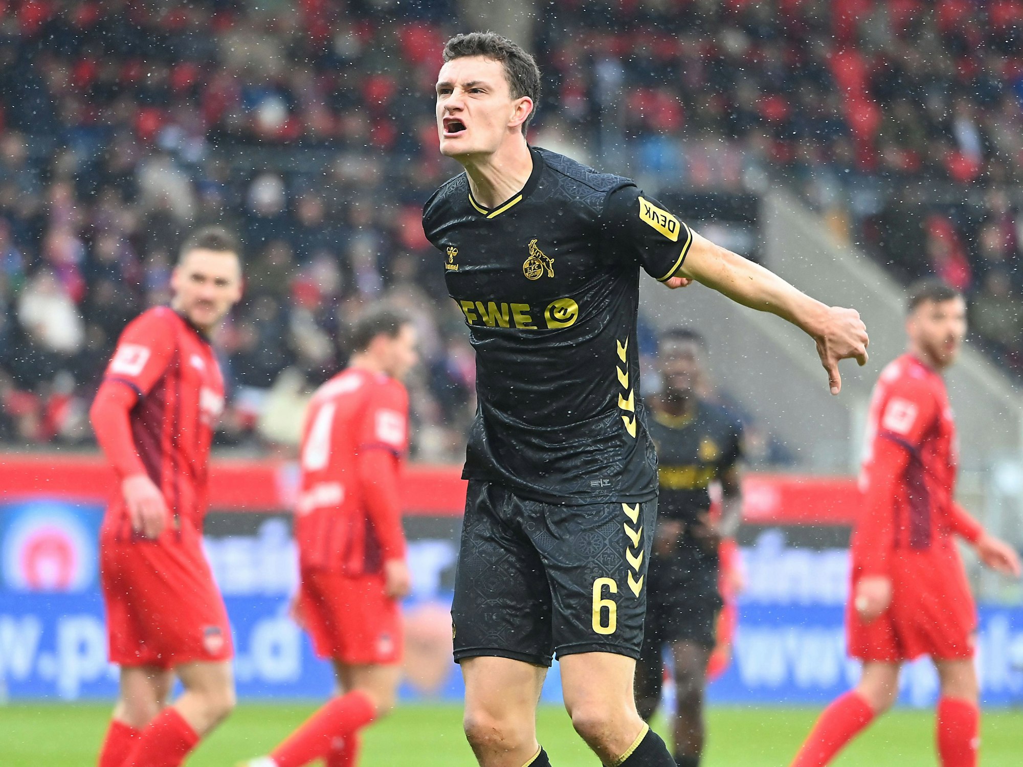 Eric Martel jubelt gegen Heidenheim.