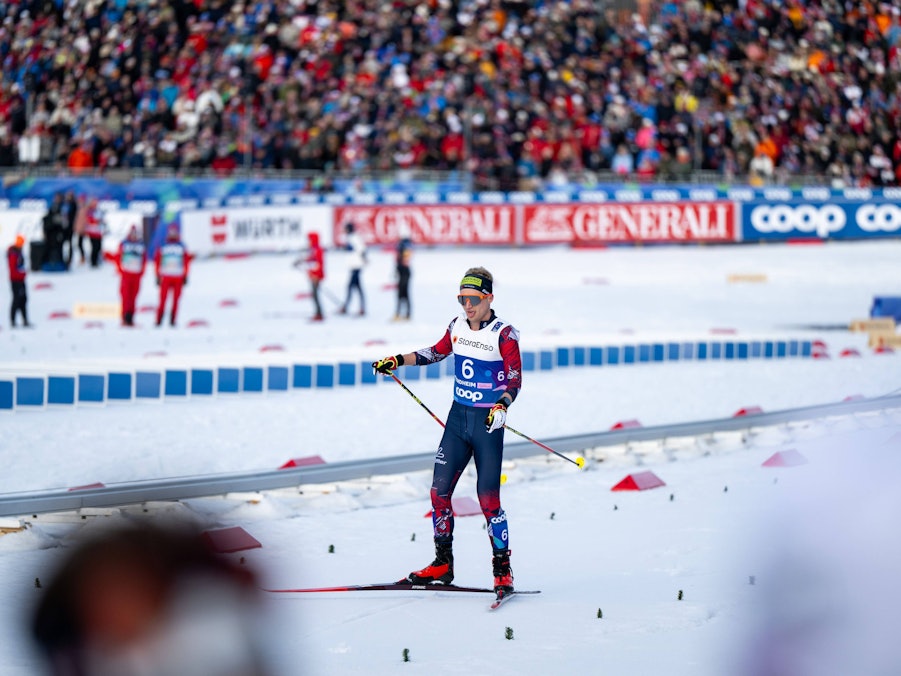 Mika Vermeulen nimmt an einem Langlaufwettbewerb teil.