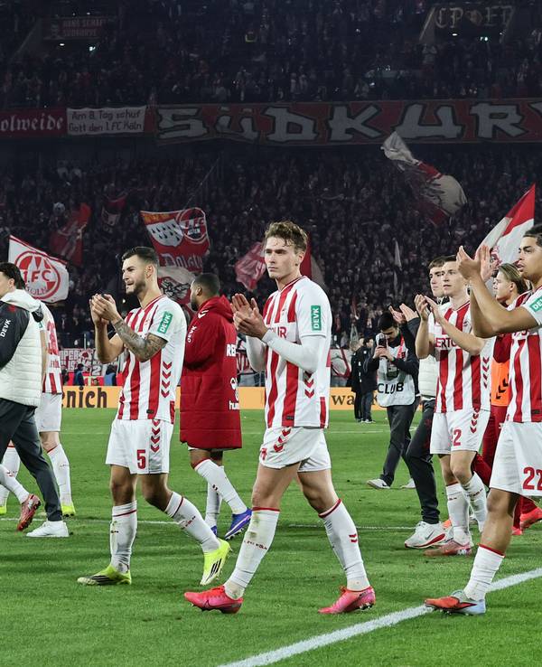 Die FC-Profis bedanken sich bei den Fans.