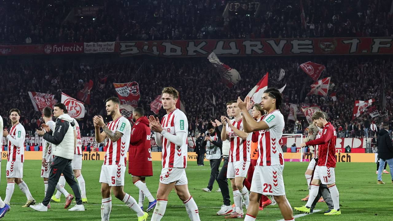 Die FC-Profis bedanken sich bei den Fans.