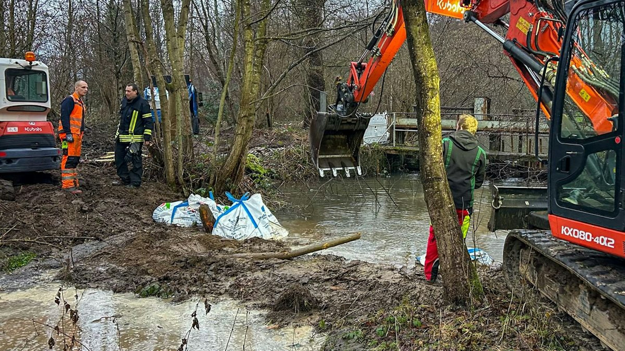 Beschädigtes Wehr an der Sülz bedroht Campingplatz in Rösrath.