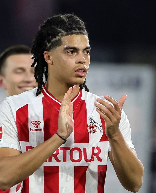 Jahmai Simpson-Pusey applaudiert.