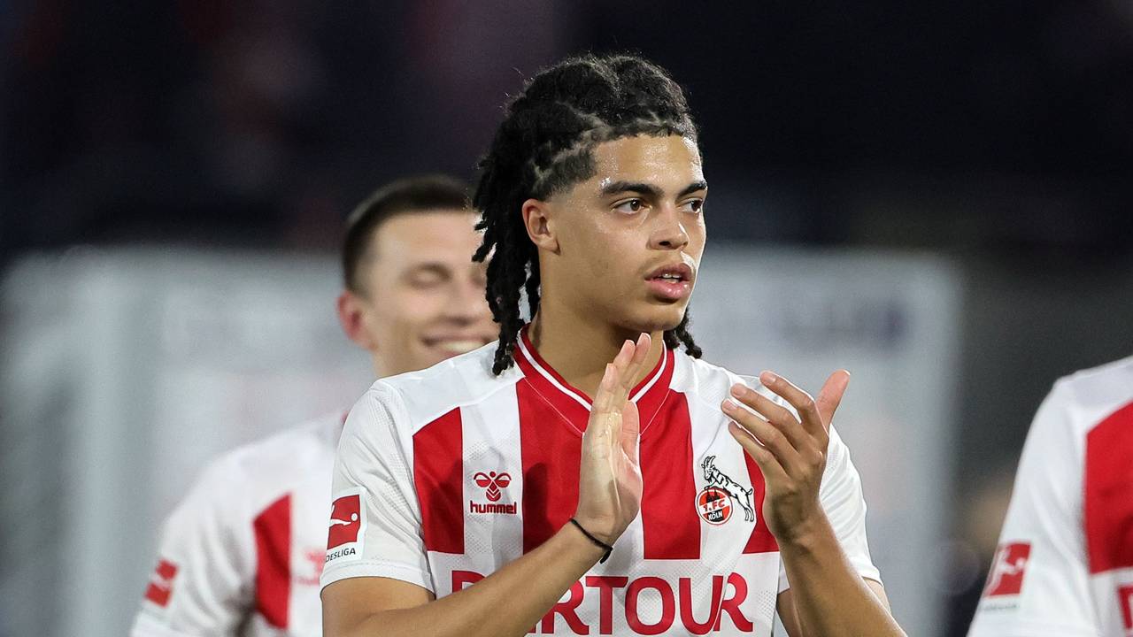 Jahmai Simpson-Pusey applaudiert.