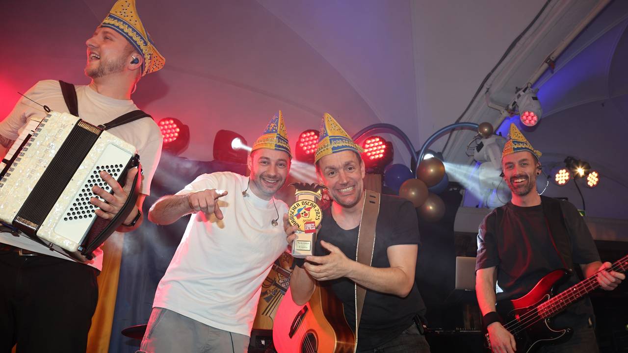 Die Band Fiasko mit dem Närrischen Oscar.