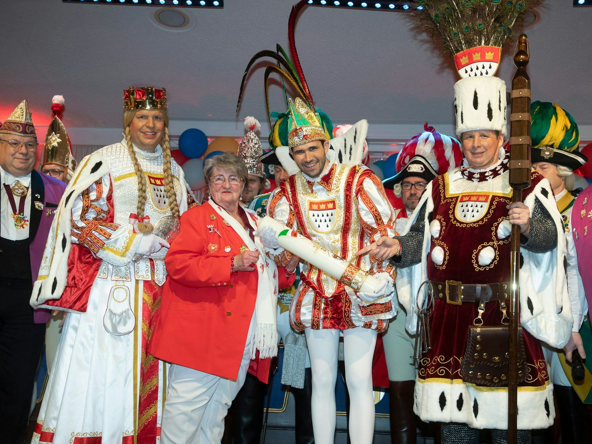 Das Dreigestirn mit der Kerze der Riehler Heimstätten.