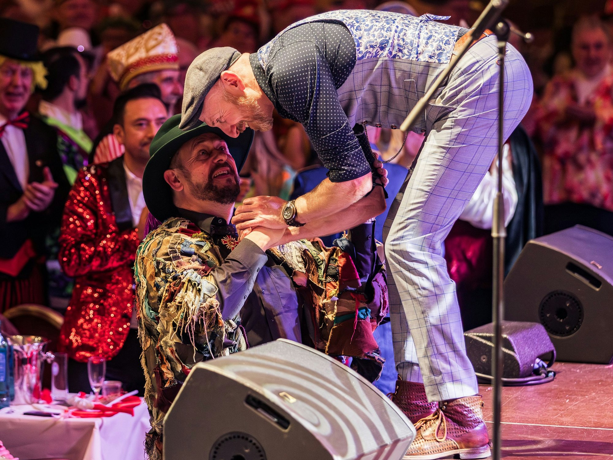 Martin Schopps zusammen mit Dirk Wissmann an der Bühne.