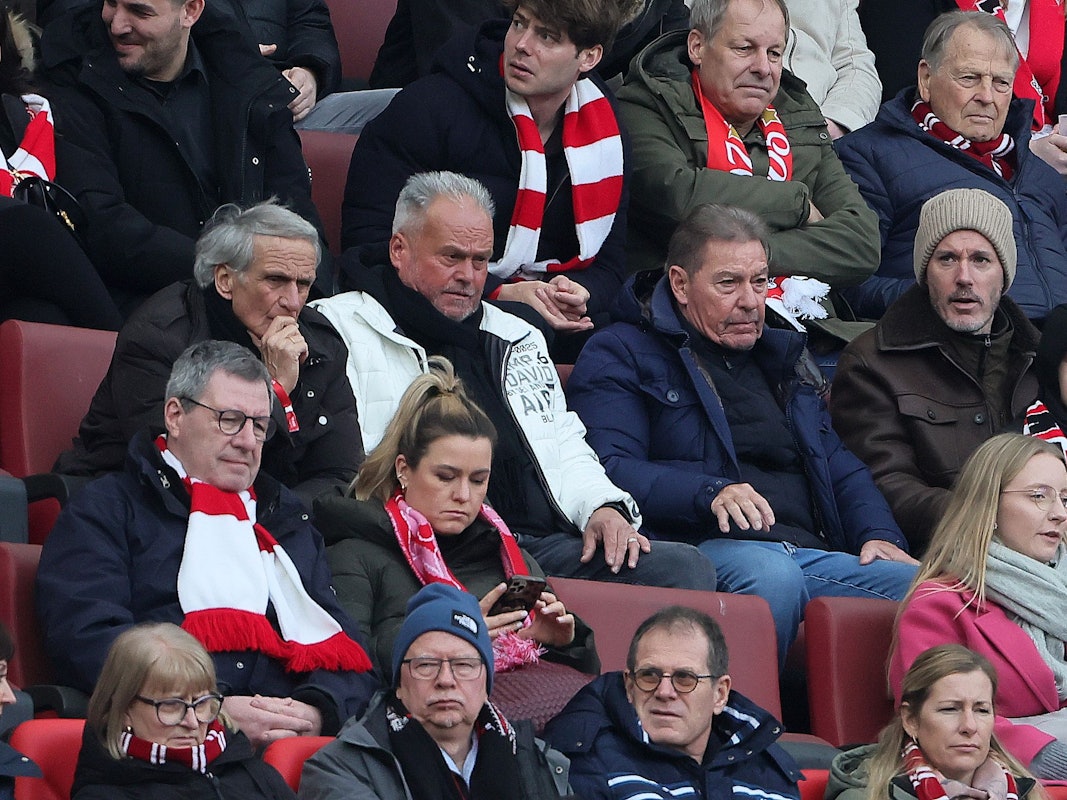 FC-Promis und Ex-Präsidenten auf der Tribüne beim Heimspiel gegen Mainz 05.