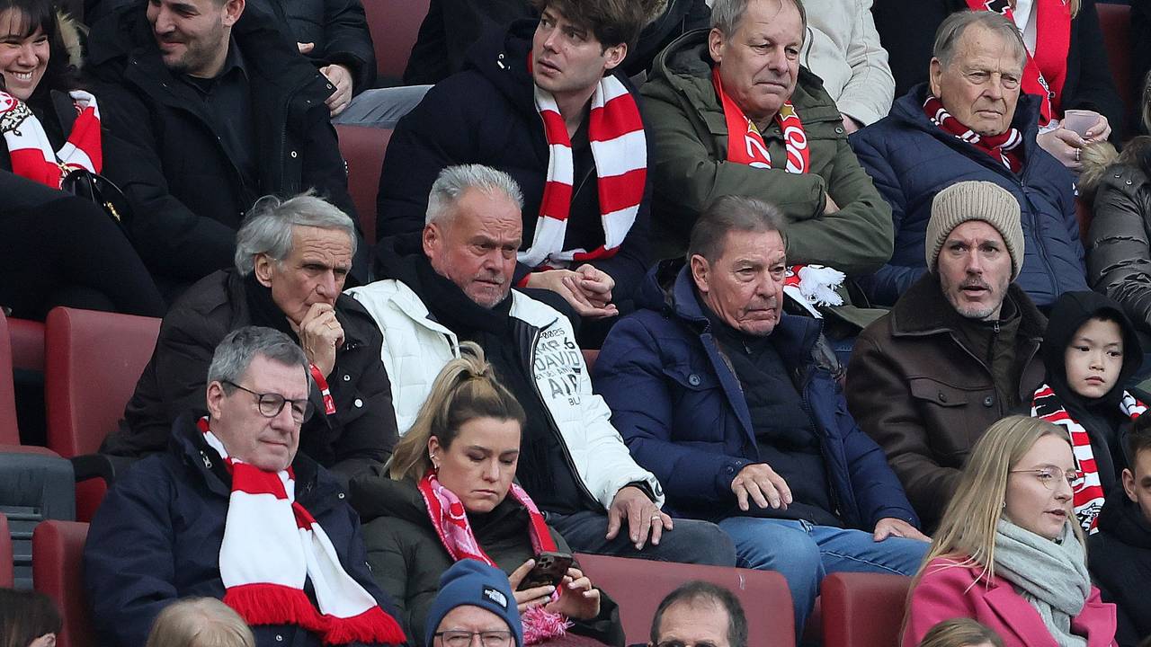 FC-Promis und Ex-Präsidenten auf der Tribüne beim Heimspiel gegen Mainz 05.