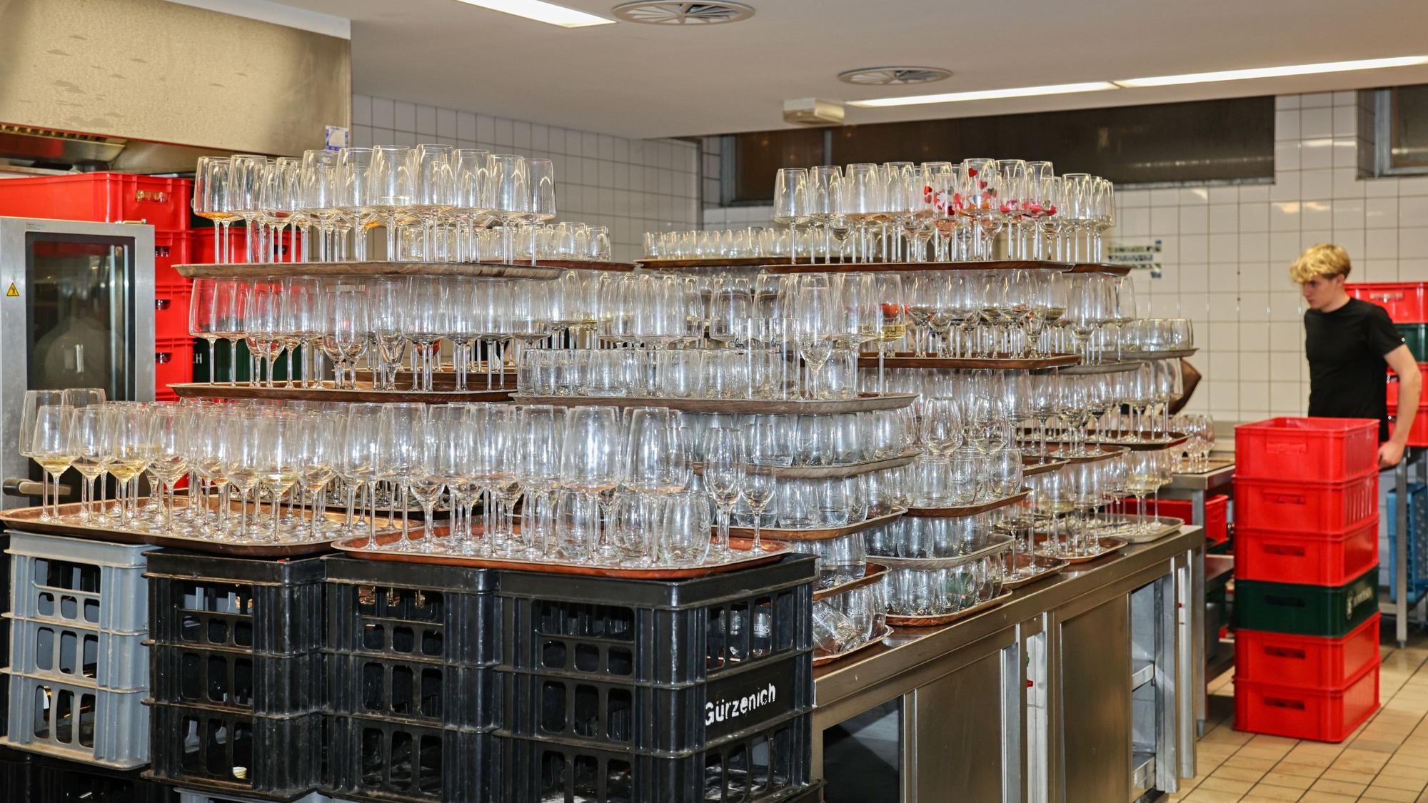 Schmutzige Gläser in der Gürzenich-Küche.