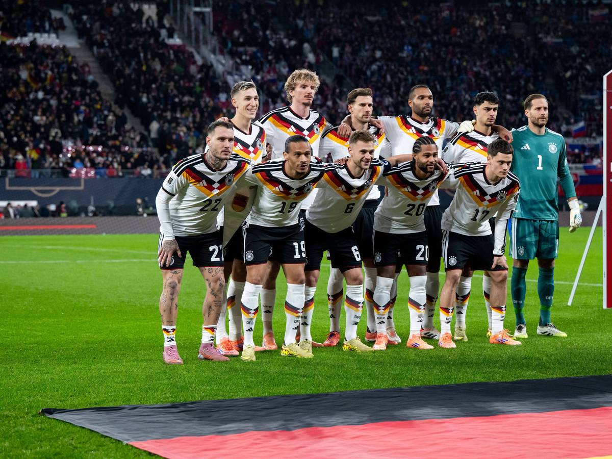 Die deutsche Nationalmannschaft auf einem Teamfoto.