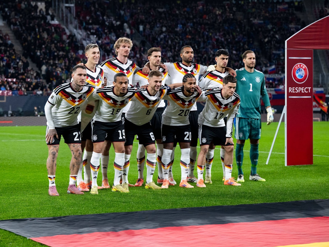 Die deutsche Nationalmannschaft auf einem Teamfoto.