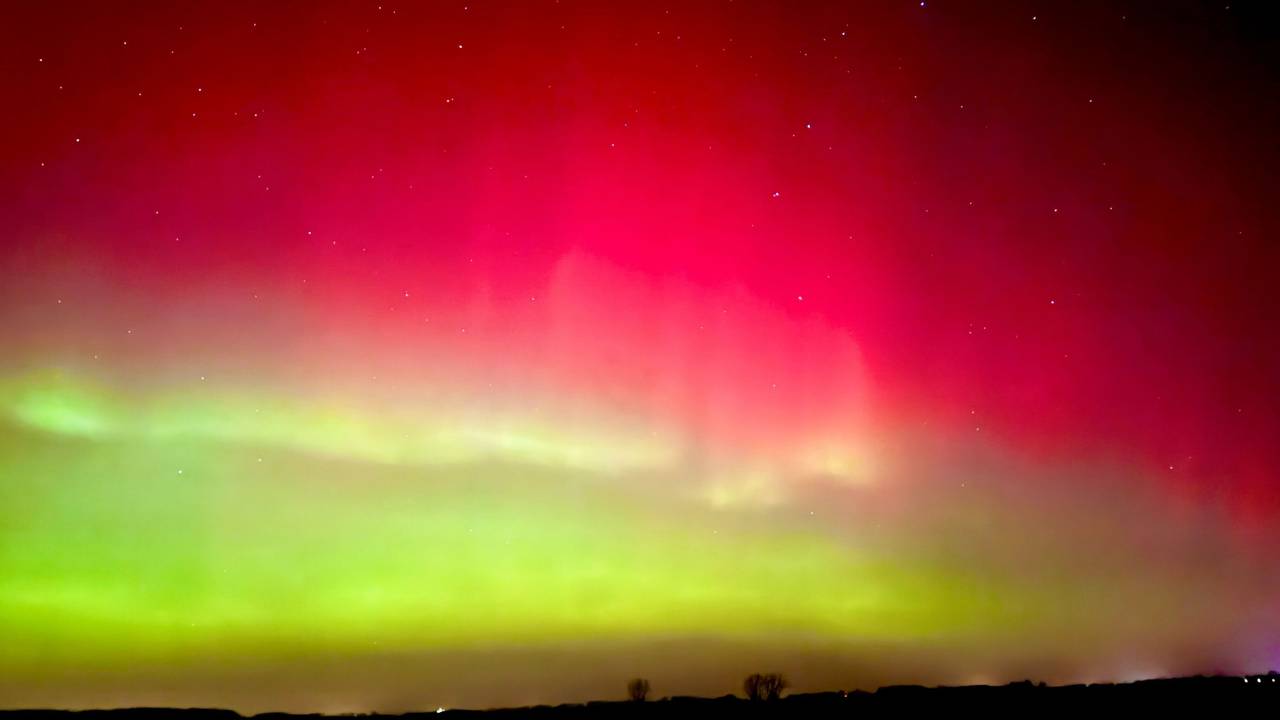 Polarlichter, wie hier über Sachsen-Anhalt, leuchteten in der Nacht auch in NRW.