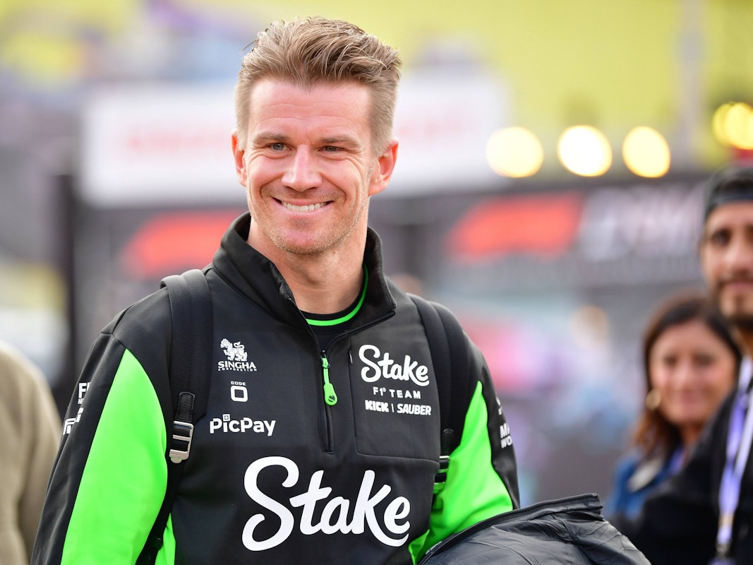Nico Hülkenberg lächelt.