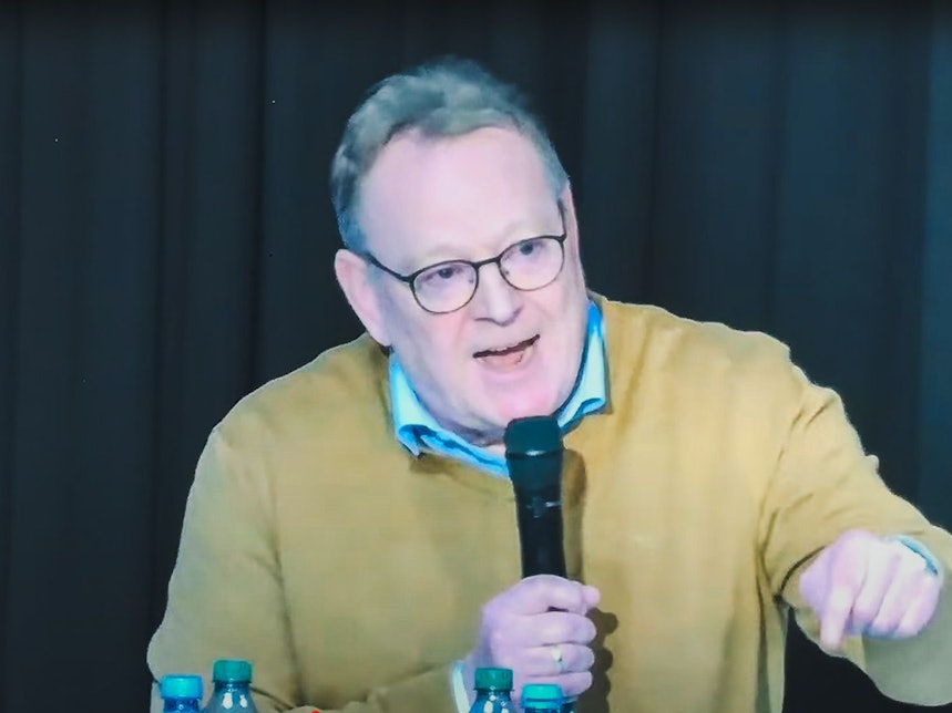 OB Burmester gerät wegen des Suchthilfezentrums (SHZ) am Kölner Perlengraben unter Druck.