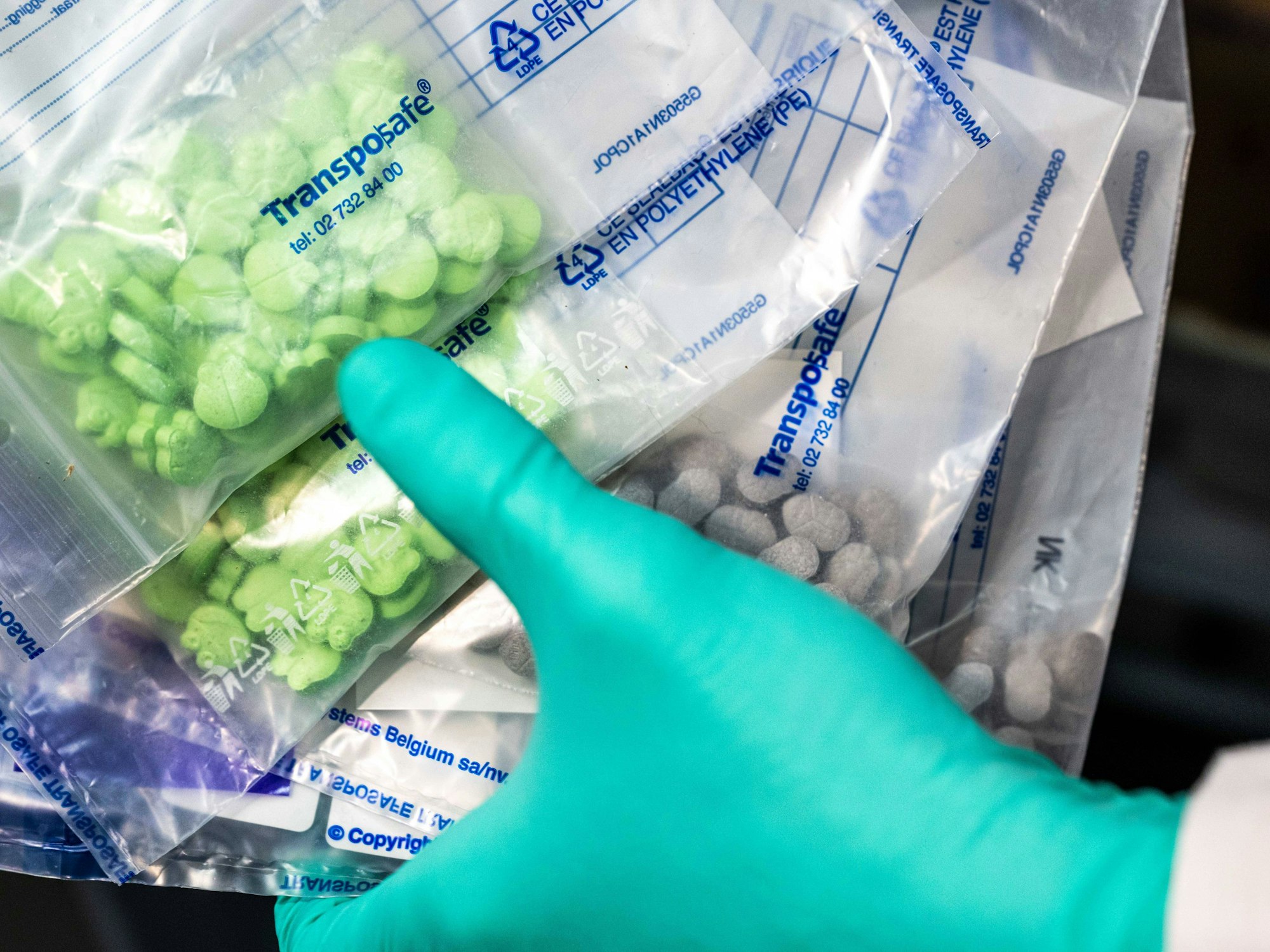Die Polizei entdeckte insgesamt drei Kilogramm Amphetamin, etwa 400 Gramm Pep, rund 800 Gramm Cannabis sowie MDMA, Ecstasy, Pilze und Viagra. (Symbolfoto)